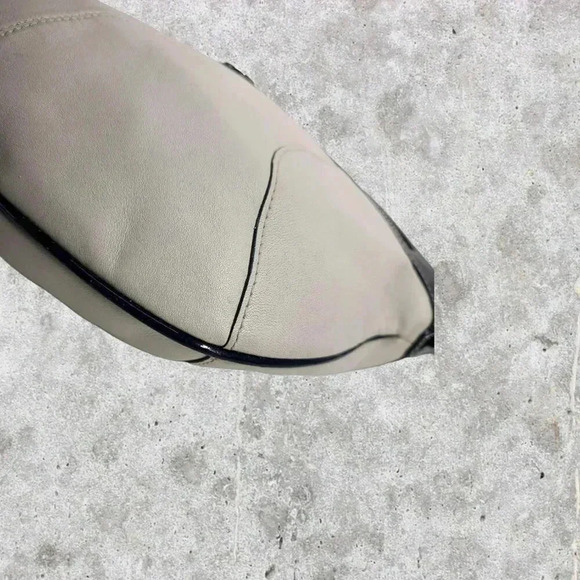 COACH Laura Hobo Bag Navy/cream - Picture 13 of 16